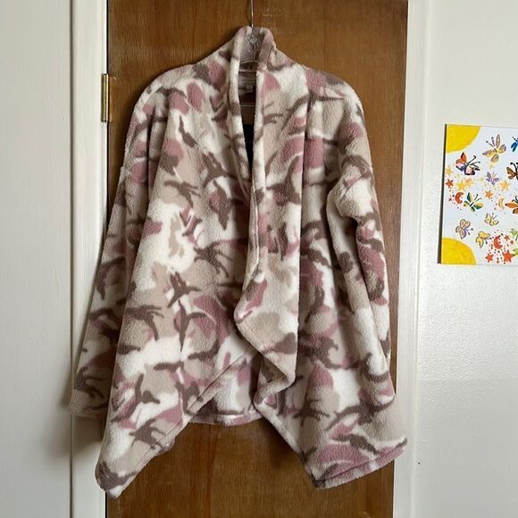 Lucky Brand Fleece Cover Up - Picture 1 of 8